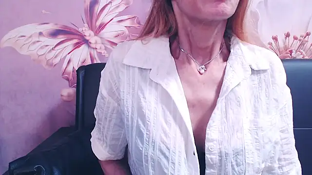 Snapshot of BlondPussy chatting on July 9, 5:08 am BlondPussy online show from July 9, 5:08 am