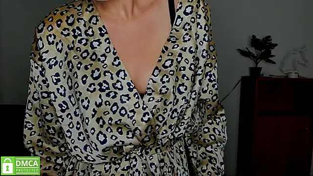 annakillianox online show from October 11, 5:30 am