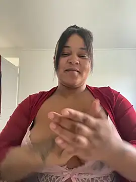 yourfavlightskinn online show from November 20, 12:17 pm