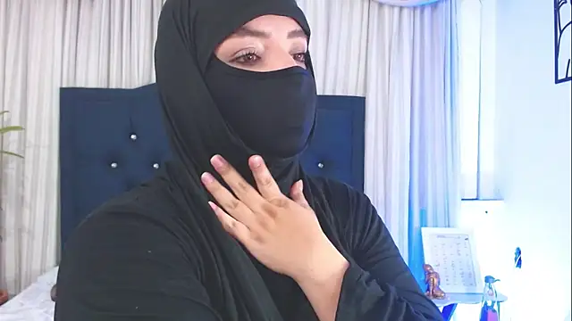 Snapshot of Uzra_hayed chatting on February 28, 10:28 pm Uzra hayed online show from February 28, 10:28 pm