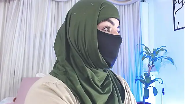 Snapshot of Uzra_hayed chatting on October 13, 8:10 pm Uzra hayed online show from October 13, 8:10 pm