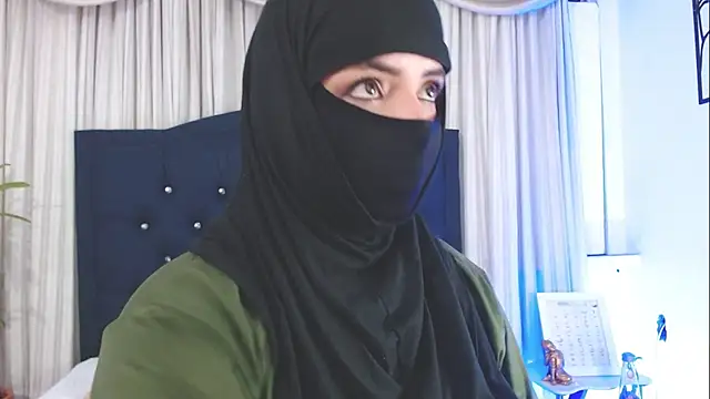 Snapshot of Uzra_hayed chatting on February 27, 10:31 pm Uzra hayed online show from February 27, 10:31 pm