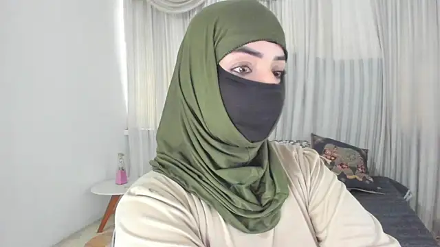 Uzra hayed online show from May 11, 4:04 pm