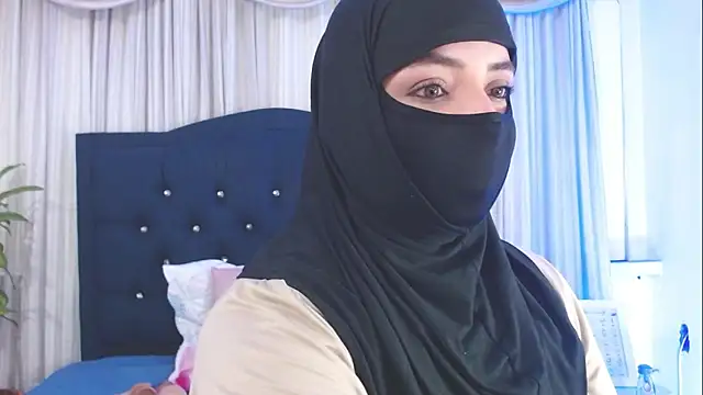 Snapshot of Uzra_hayed chatting on March 19, 8:11 pm Uzra hayed online show from March 19, 8:11 pm