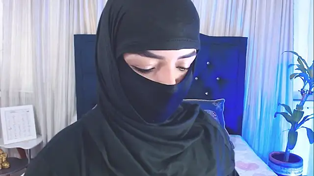 Snapshot of Uzra_hayed chatting on October 24, 7:46 pm Uzra hayed online show from October 24, 7:46 pm