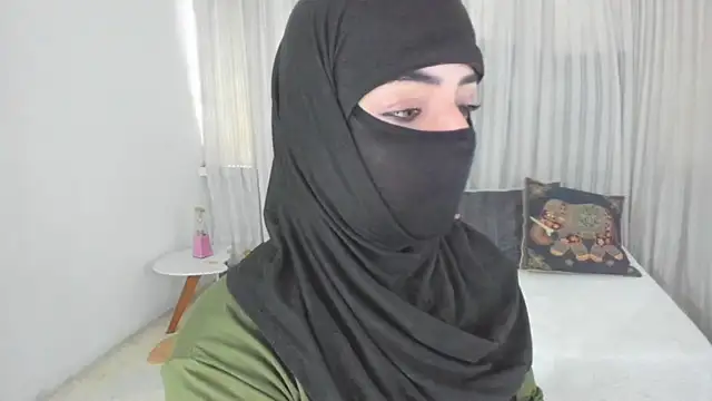 Uzra hayed online show from May 29, 2:45 pm