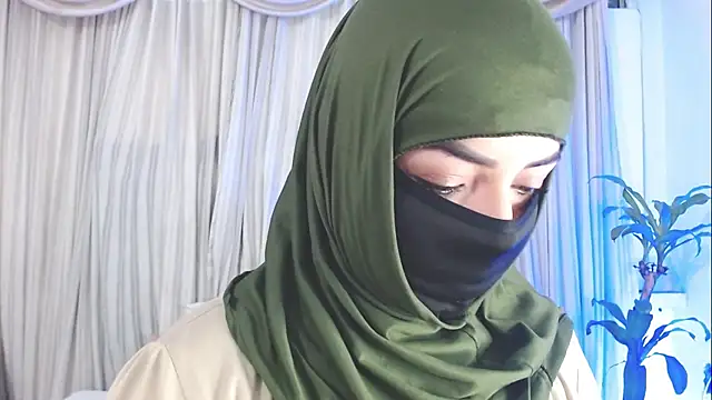 Snapshot of Uzra_hayed chatting on September 29, 7:52 pm Uzra hayed online show from September 29, 7:52 pm