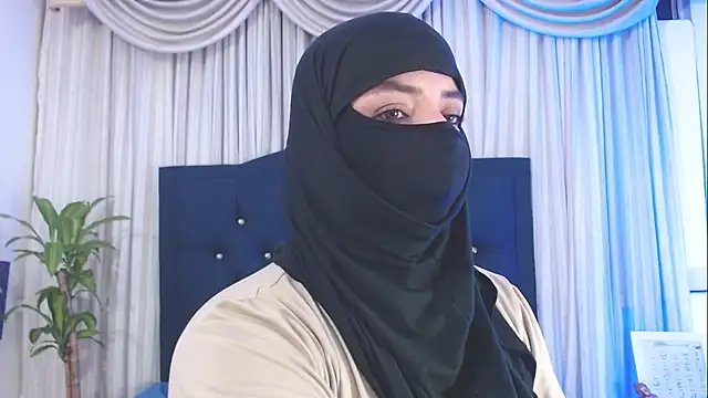 Snapshot of Uzra_hayed chatting on March 19, 11:14 pm Uzra hayed online show from March 19, 11:14 pm
