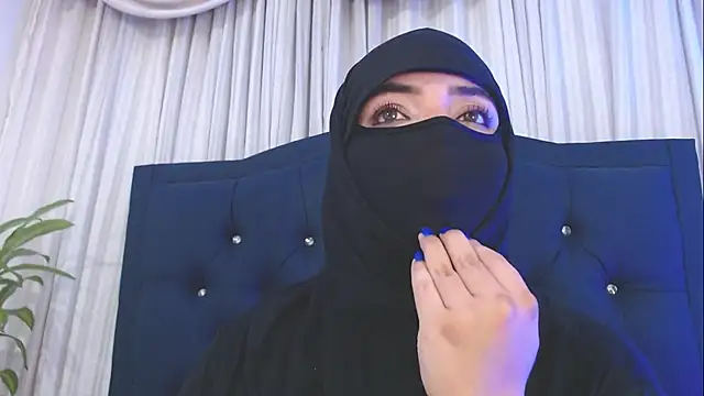 Snapshot of Uzra_hayed chatting on March 12, 2:20 am Uzra hayed online show from March 12, 2:20 am