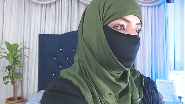 Snapshot of Uzra_hayed chatting on March 6, 1:58 am Uzra hayed online show from March 6, 1:58 am