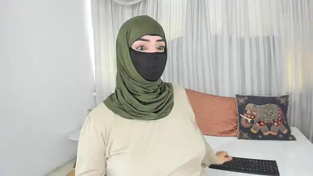 Uzra hayed online show from May 4, 1:36 pm