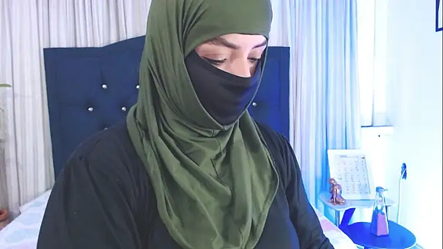Snapshot of Uzra_hayed chatting on March 22, 8:15 pm Uzra hayed online show from March 22, 8:15 pm