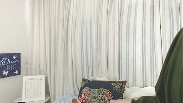 Snapshot of Uzra_hayed chatting on September 8, 7:24 pm Uzra hayed online show from September 8, 7:24 pm