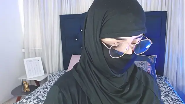 Uzra hayed online show from November 12, 7:51 pm