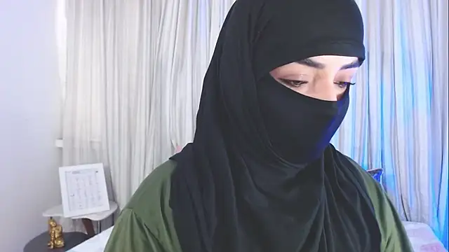 Snapshot of Uzra_hayed chatting on October 2, 8:01 pm Uzra hayed online show from October 2, 8:01 pm