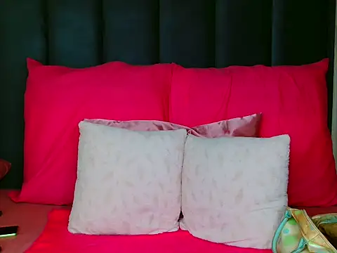 Kiaralane xx online show from September 19, 5:33 am