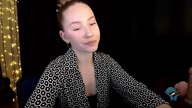 SindiWatsoon online show from February 10, 1:54 pm