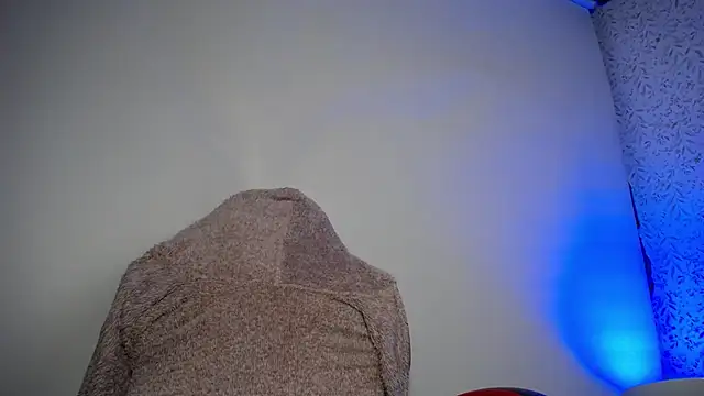 luly pink online show from March 19, 3:06 am