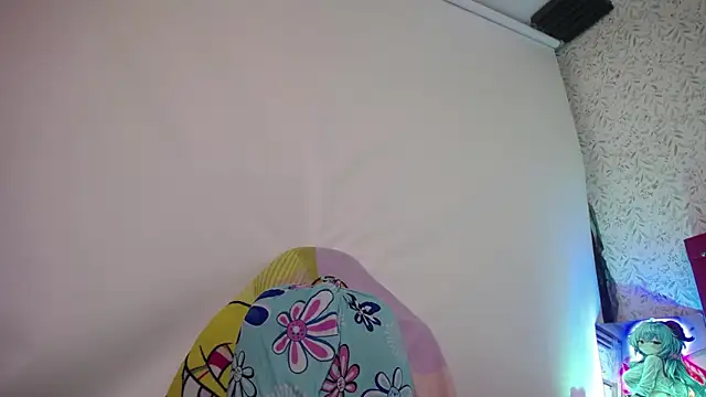 luly pink online show from February 26, 4:12 am