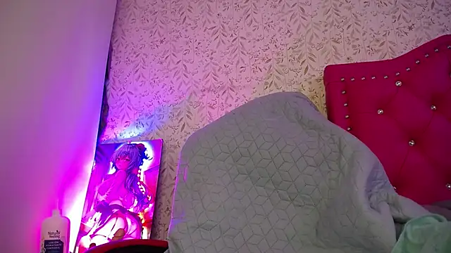 luly pink online show from November 15, 4:38 am