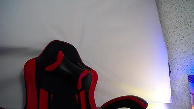 luly pink online show from December 23, 3:06 am