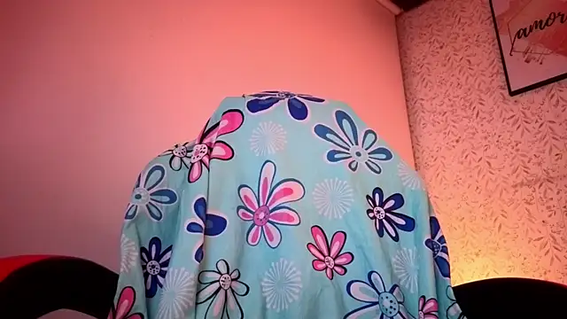 Snapshot of luly_pink chatting on July 16, 5:04 am luly pink online show from July 16, 5:04 am