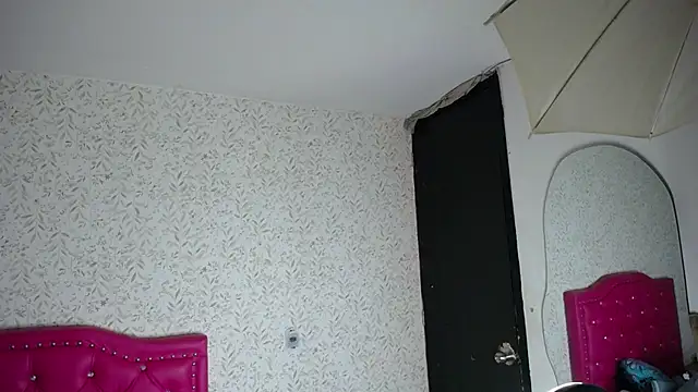 luly pink online show from December 16, 4:06 am