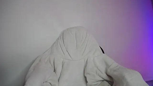 luly pink online show from October 3, 3:52 am