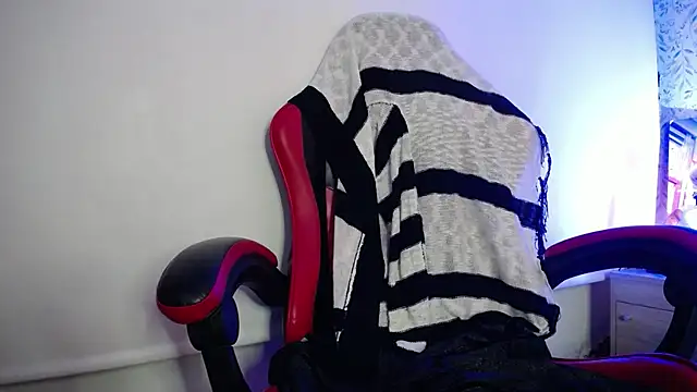 luly pink online show from November 6, 4:05 am