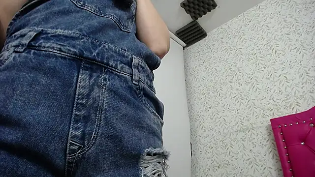 luly pink online show from December 19, 4:05 am