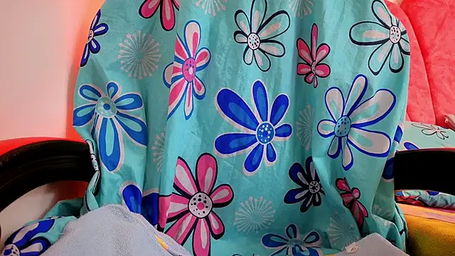 Snapshot of luly_pink chatting on June 30, 4:45 am luly pink online show from June 30, 4:45 am