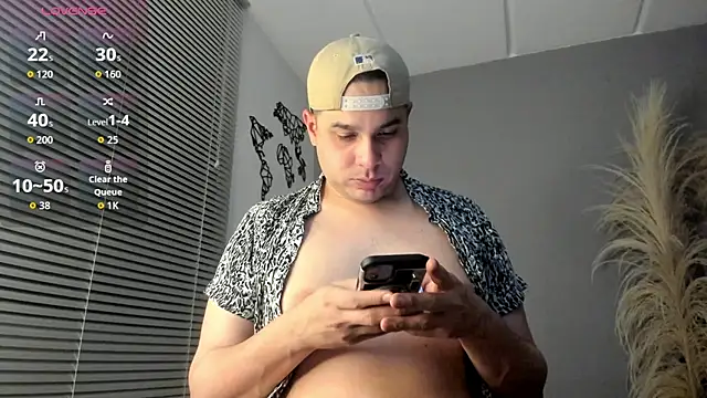 Snapshot of Latin_boy_surprisee chatting on December 1, 11:38 pm Latin boy surprisee online show from December 1, 11:38 pm