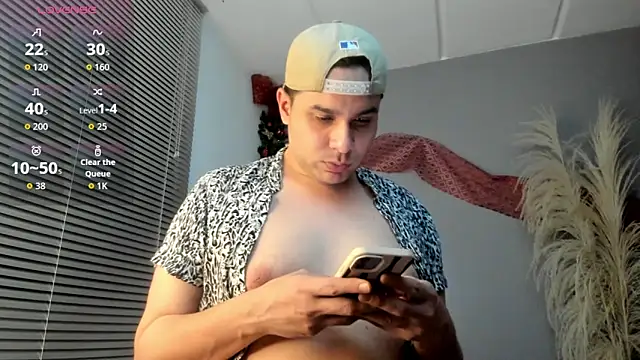 Latin boy surprisee online show from January 7, 1:21 am