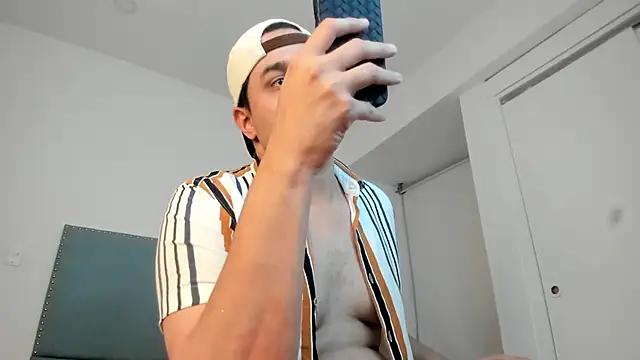 Latin boy surprisee online show from July 5, 12:48 am