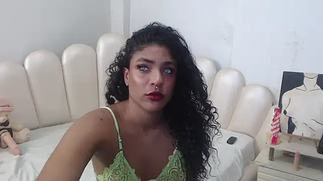 Snapshot of VioletXia_ chatting on June 26, 9:48 am VioletXia online show from June 26, 9:48 am