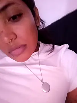 Snapshot of VictoireFeller chatting on October 22, 4:23 am VictoireFeller online show from October 22, 4:23 am