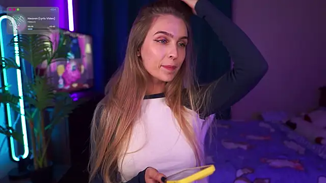 Snapshot of Kamila_icee chatting on October 17, 7:59 pm Kamila icee online show from October 17, 7:59 pm