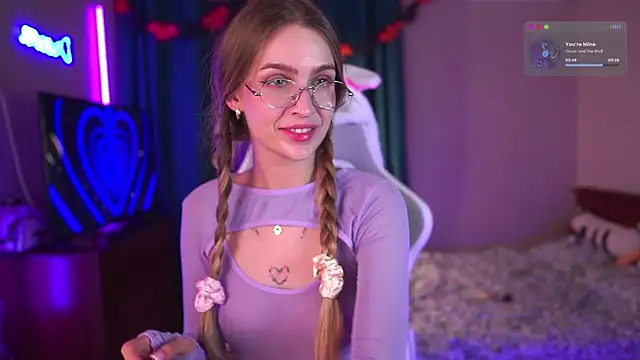 Kamila icee online show from November 13, 10:57 pm