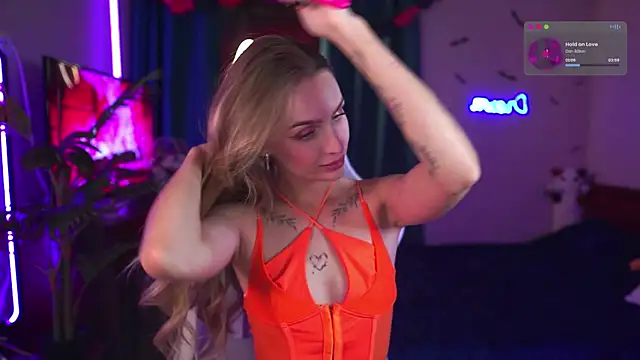 Kamila icee online show from October 31, 10:05 pm