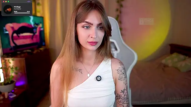 Kamila icee online show from July 18, 8:28 pm