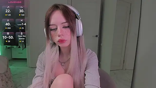 KellyBarton online show from October 29, 8:30 pm