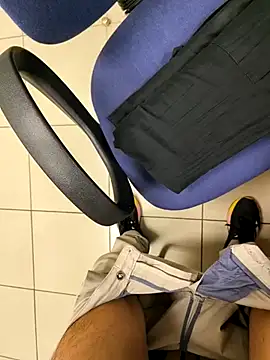 onbifeet online show from February 6, 4:03 pm