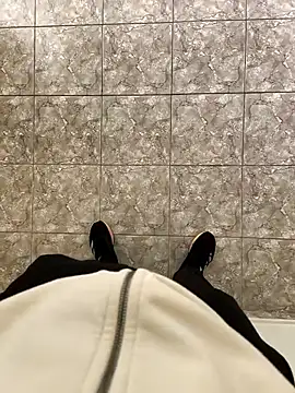 onbifeet online show from February 15, 11:42 am