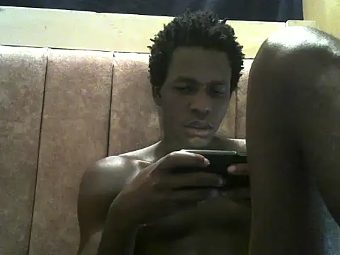 Snapshot of Bigras0011 chatting on July 9, 9:54 am Bigras0011 online show from July 9, 9:54 am