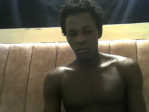 Snapshot of Bigras0011 chatting on July 11, 3:07 am Bigras0011 online show from July 11, 3:07 am