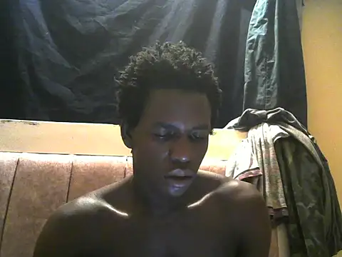 Snapshot of Bigras0011 chatting on July 5, 2:49 am Bigras0011 online show from July 5, 2:49 am