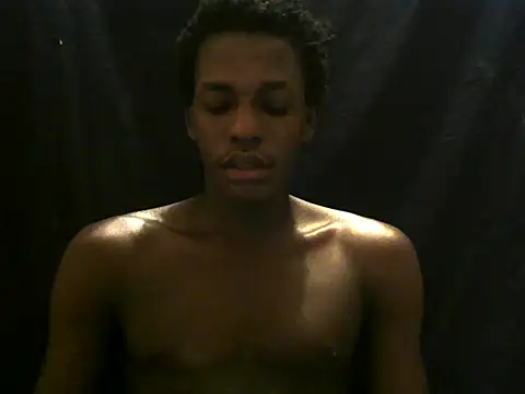 Snapshot of Bigras0011 chatting on June 7, 8:47 pm Bigras0011 online show from June 7, 8:47 pm