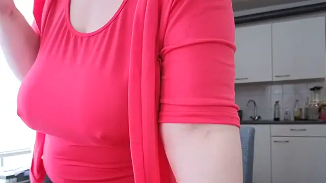 MilfGina online show from February 12, 9:42 am