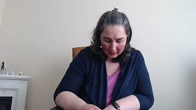 Snapshot of MilfGina chatting on March 18, 1:12 pm MilfGina online show from March 18, 1:12 pm