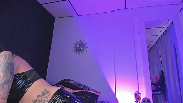 sam carsonx online show from October 20, 9:04 pm